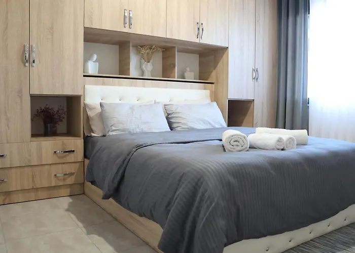 Appartamento Fior With Balcony View Tirana