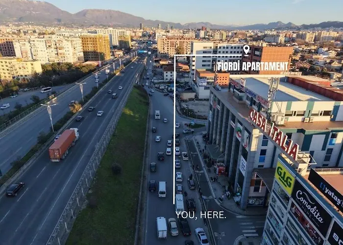 Fior With Balcony View Tirana